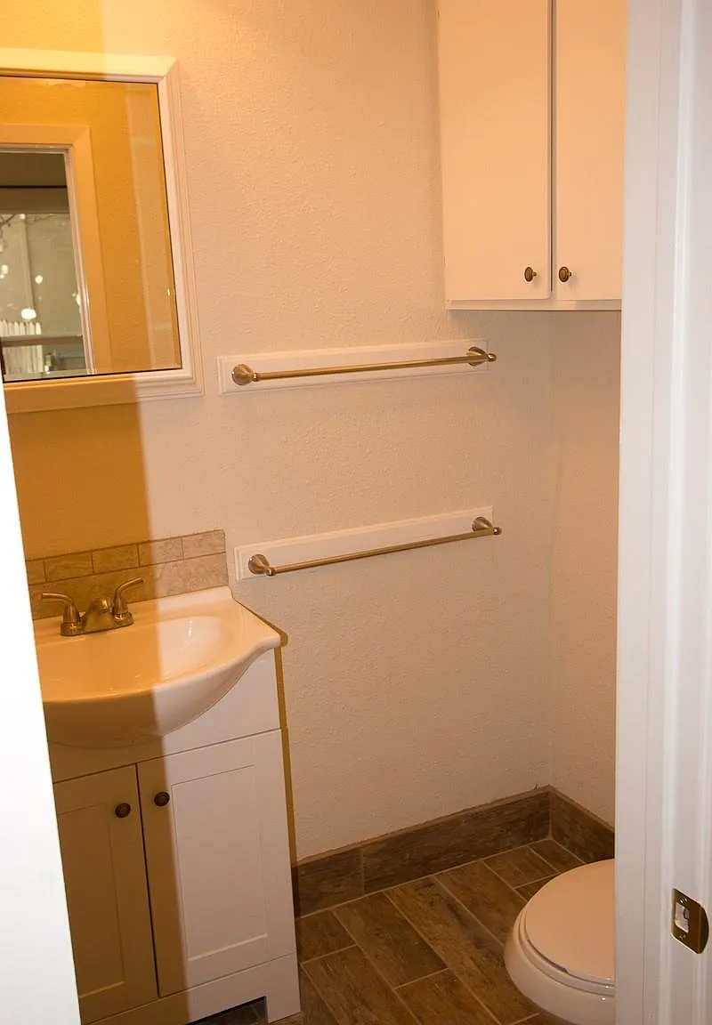 4 bed, 3.0 bath, 1269 sqft, $2,095 — Photo 4