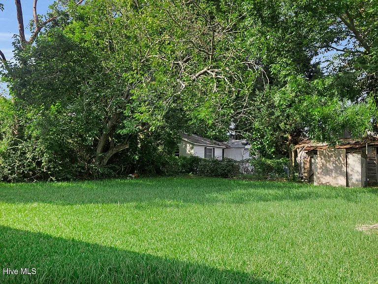 304 N B St — Photo 14
