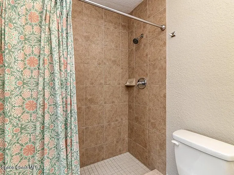 239 Glenwood Ave — Photo 14