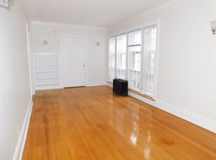 429 Linden Ave #G1, Wilmette, IL 60091