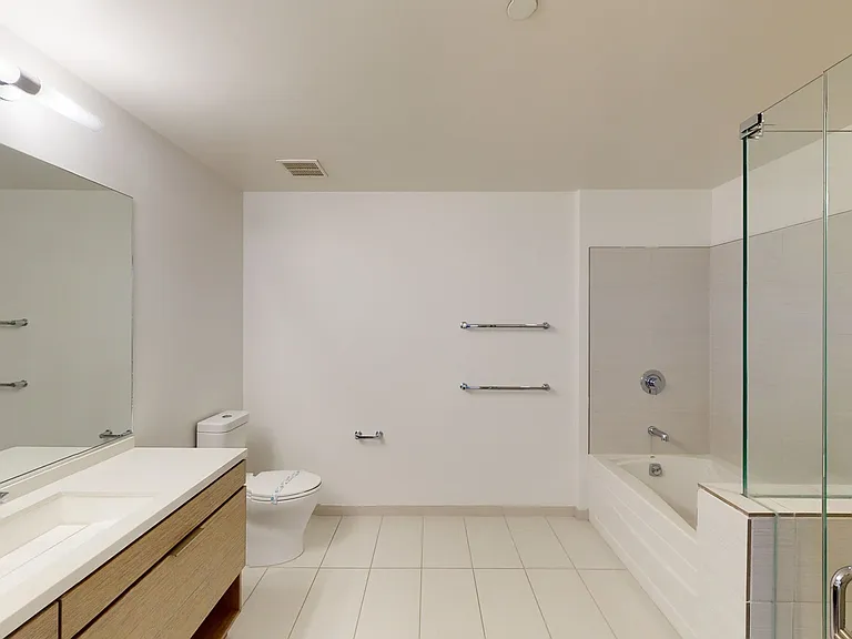 3033 Wilshire — Photo 79