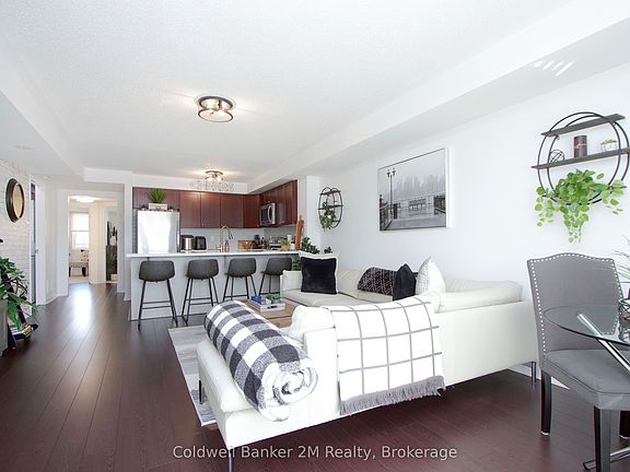 5th image of 164 Kingston Rd W