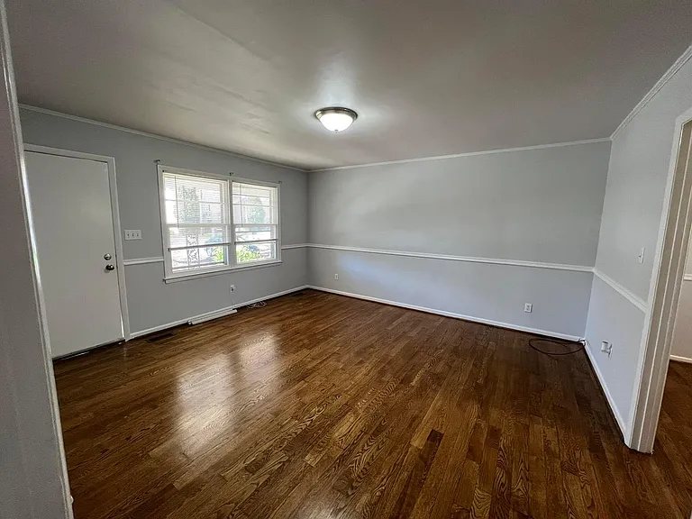 1203 James St — Photo 11