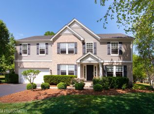 190 S Oakleaf Rd, Algonquin, IL 60102