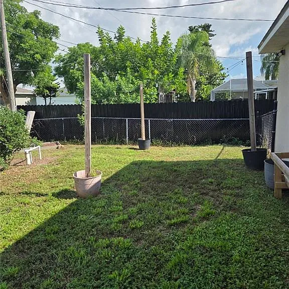 1330 NW 7th Ave — Photo 6
