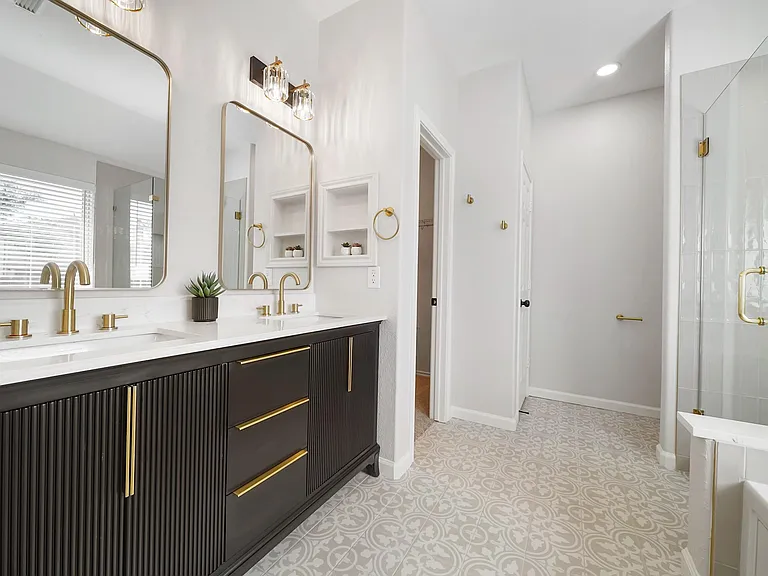 3301 Clover Hill Ln — Photo 22