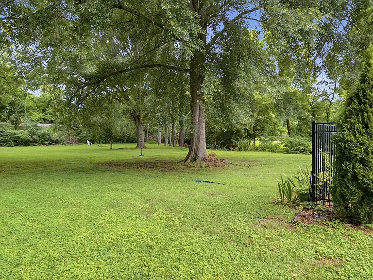 1303 General Macarthur Dr — Photo 37
