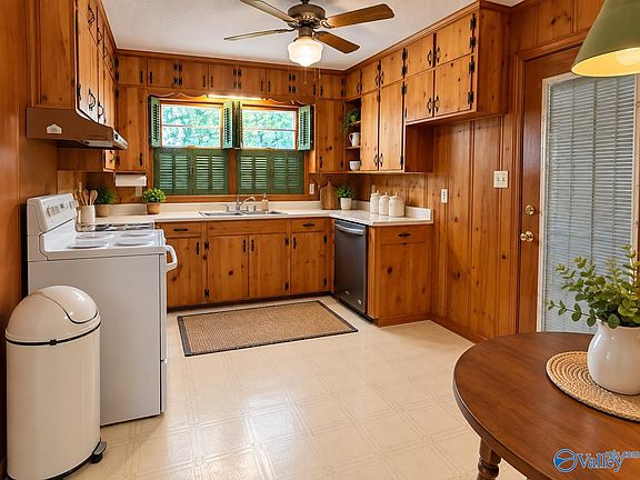 5th image of 807 Lay St