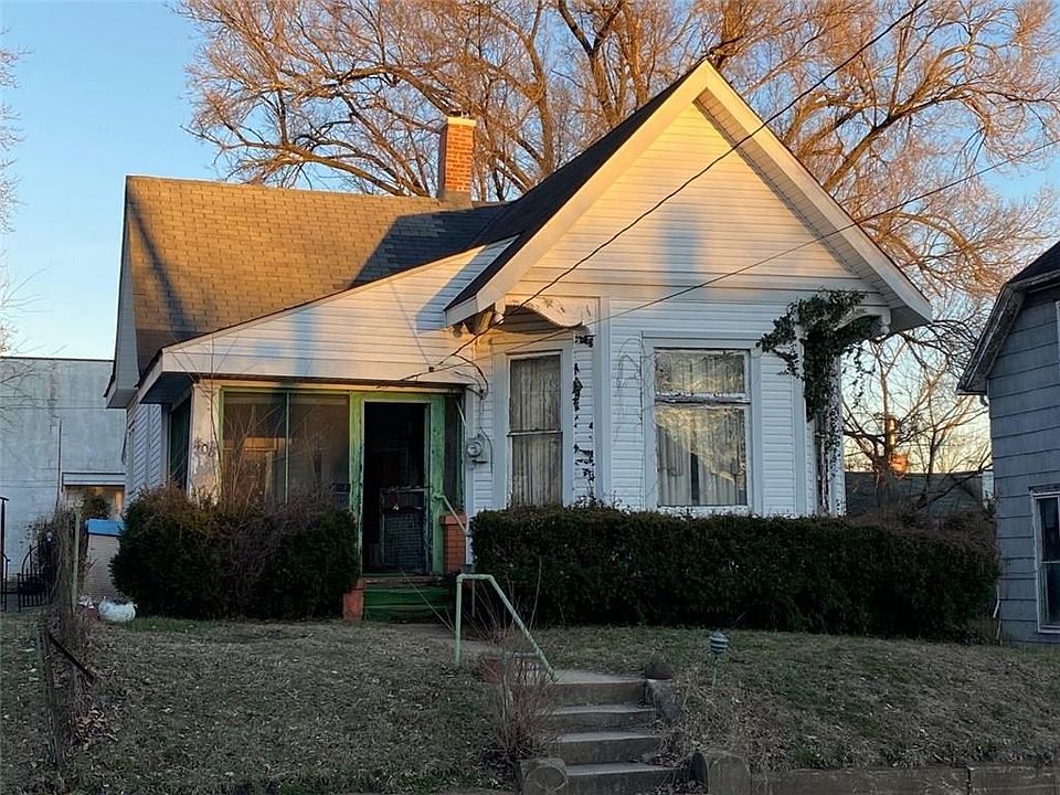 2nd image of 408 Mill St