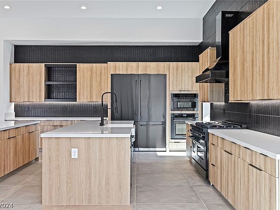 2nd image of 6325 Duneville St