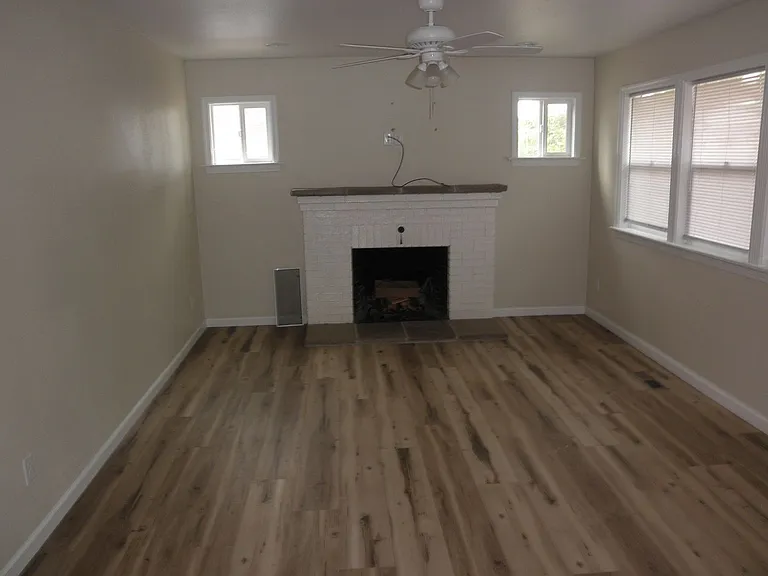 340 14th St SE — Photo 15