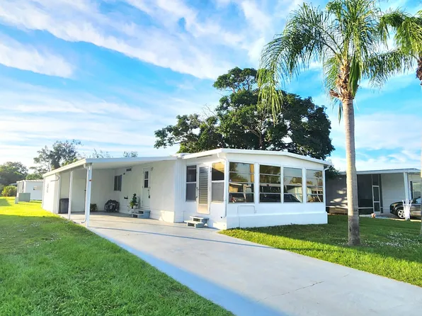 12 La Costa Lane, Port St Lucie, FL 34952