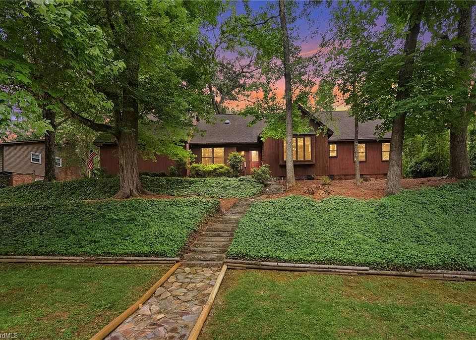 1st image of 222 Shadowlawn Dr