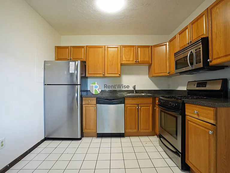89 Sheridan St #3 — Photo 16