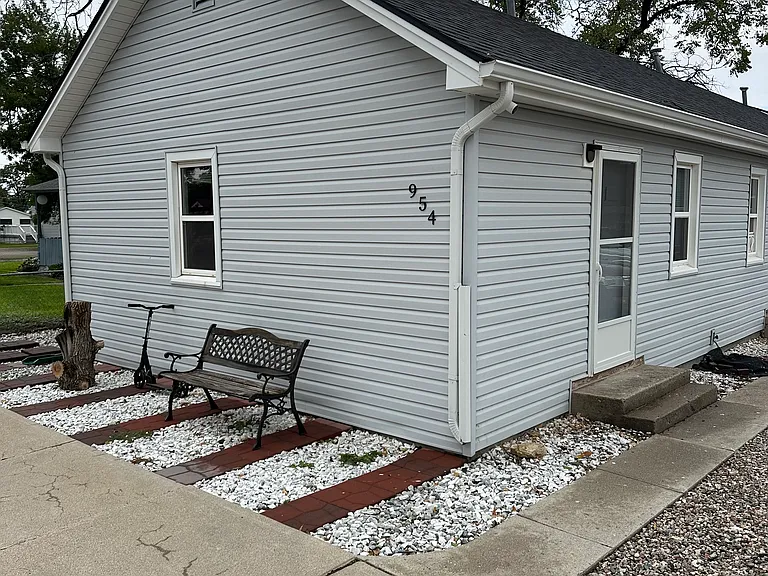 954 Walnut St #1 — Photo 6