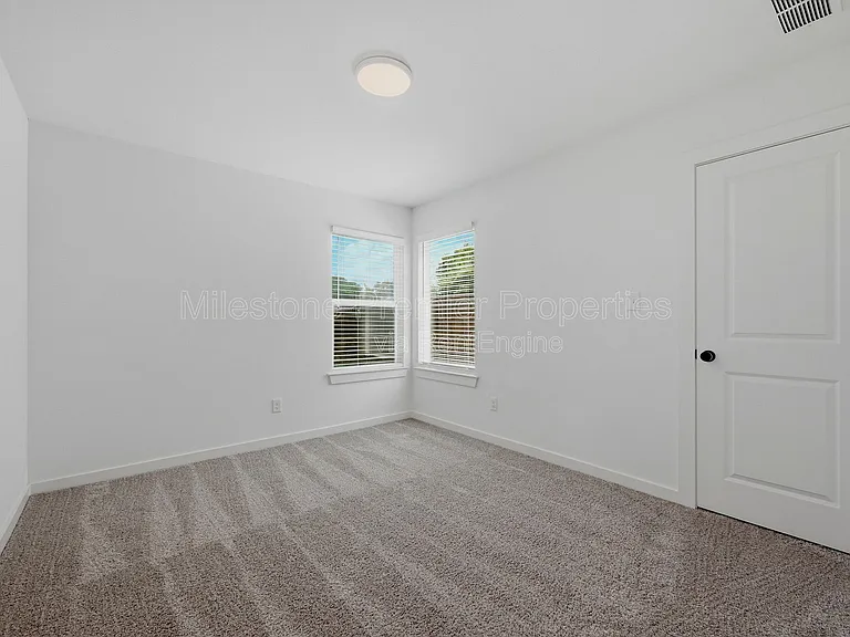 227 W Bond St — Photo 14