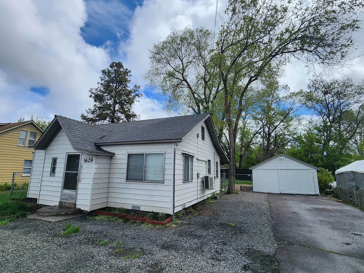 1629 Avalon St photo 1