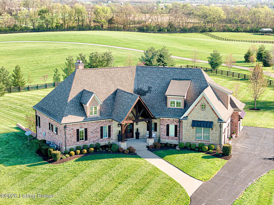 1st image of 33 Timberwood Dr