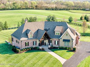 33 Timberwood Dr, Simpsonville, KY 40067