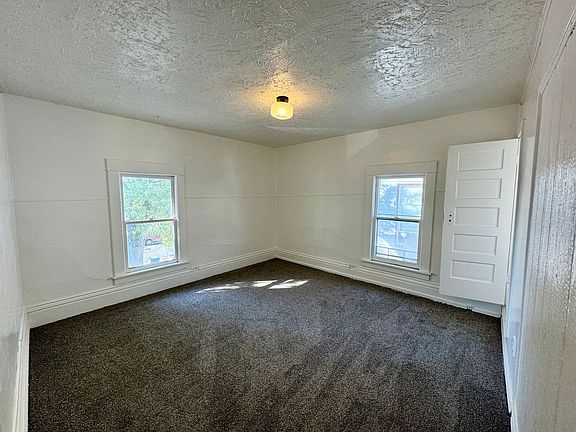 2nd image of 5008 N Nelson St #C