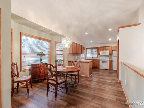 3rd image of 2650 Hillandale Dr NW