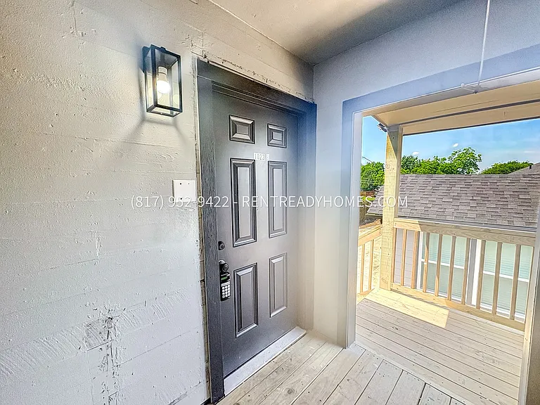 1023 Delmas St — Photo 2