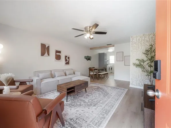 6910 S Macdill Ave #C, Tampa, FL 33611