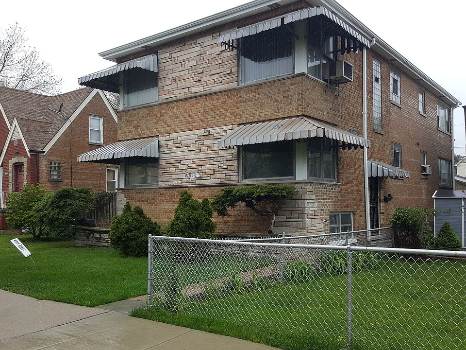 1st image of 3852 W 62nd St #1