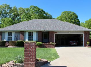 44 E Pine Ln, Reeds Spring, MO 65737