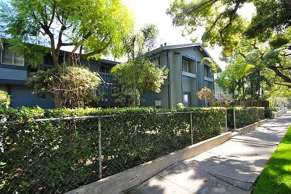 1st image of 556 N Catalina Ave