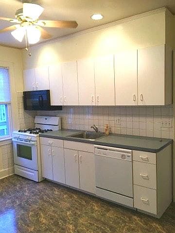 large eat in kitchen