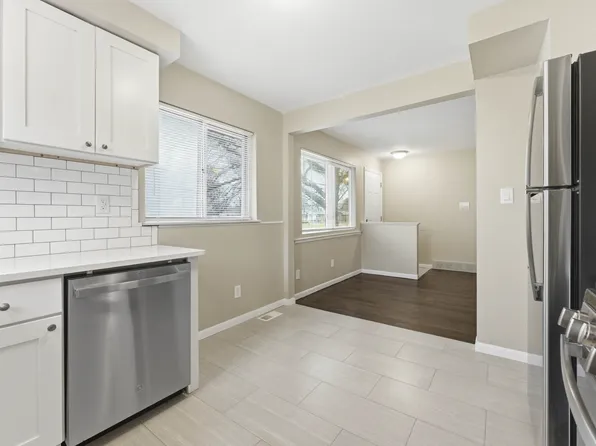 19411 Rensellor St, Livonia, MI 48152