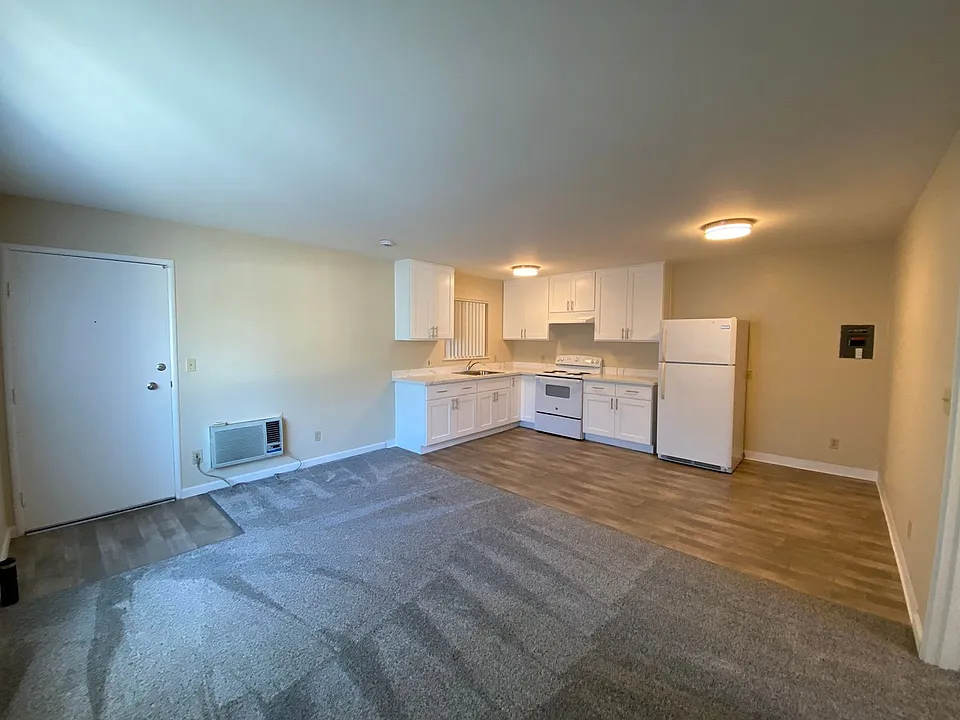 2511 Skylark Dr #7