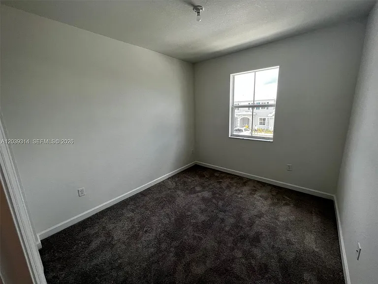 1810 SE 26th Ter #1810 — Photo 20