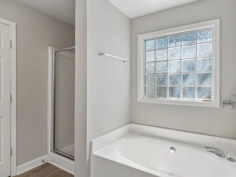 2601 Danbury Cir — Photo 21