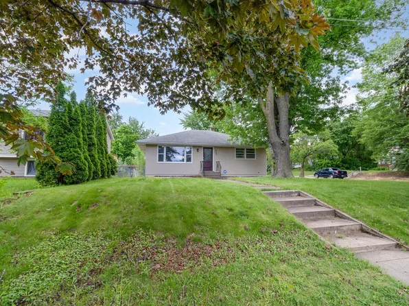 462 Ivy Ave E, Saint Paul, MN 55130