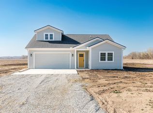 12427 17th St, Perry, KS 66073