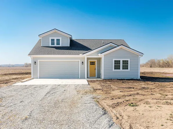 12427 17th St, Perry, KS 66073