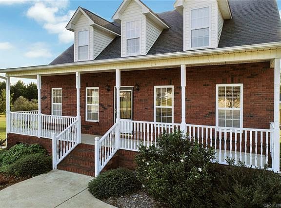 2nd image of 717 Sagrada Dr
