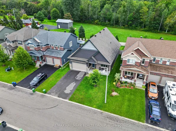 206 Pioneer Rd, Russell, ON K4R 0E1