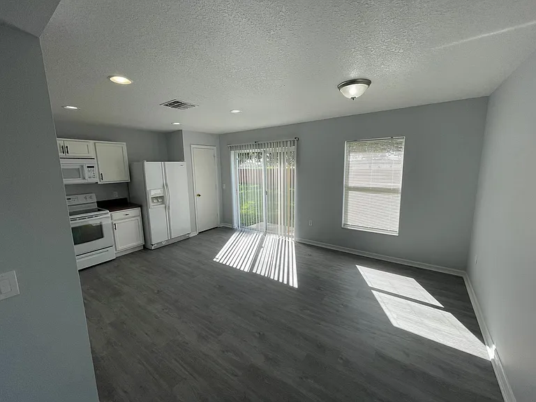 500 Berry James Ct — Photo 6