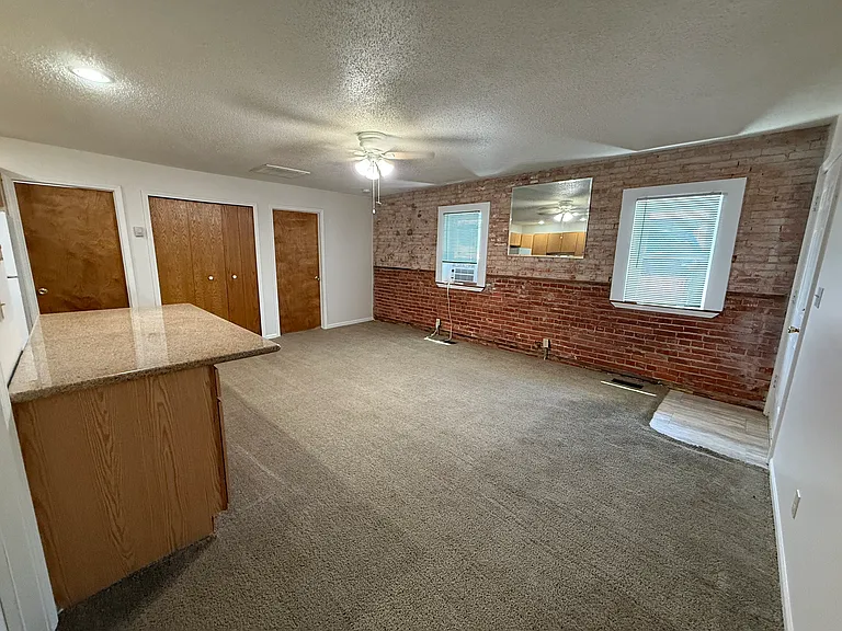 140 S Saginaw St #2 — Photo 2