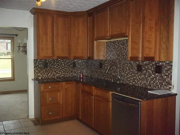 4th image of 267 Circle Dr