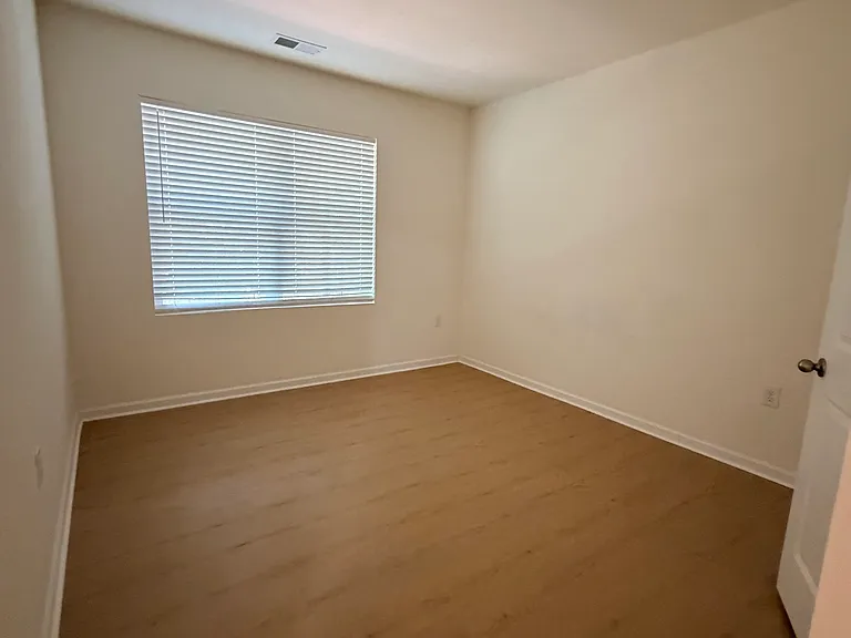 1113 Epiphany Rd — Photo 28
