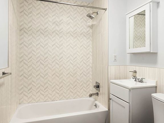 4th image of 118 Boerum St #1A