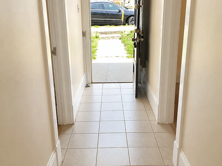 1624 Moorman Ave NW — Photo 4
