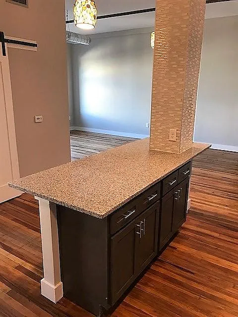 127 N Greene St — Photo 3