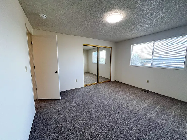 846 Homedale Rd — Photo 26