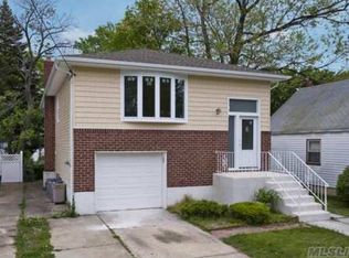 107 Lyon St, Valley Stream, NY 11580