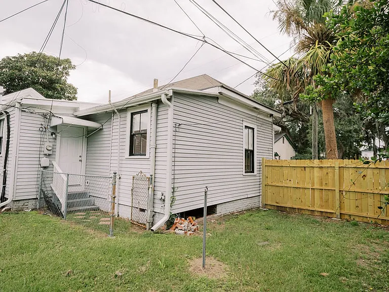 2426 Lincoln St — Photo 17